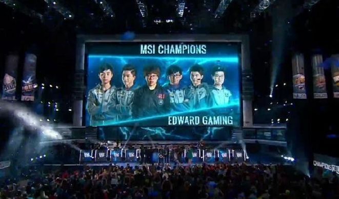 Fear离开了 Passion UA 的阵容，加入 CS2