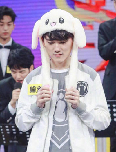 查理斯锐评CN刀塔环境，表示选手都有钱了所以不拼命打了