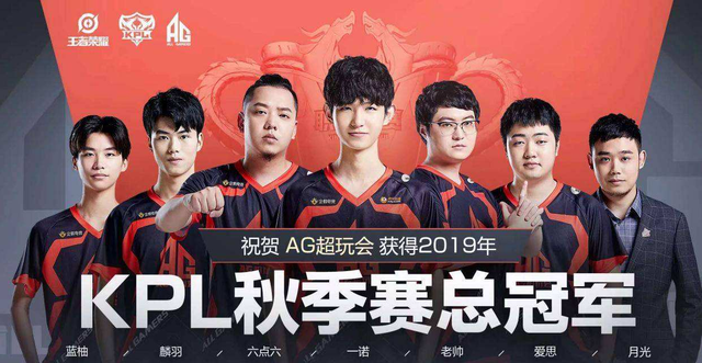faker ： ＂在我与 SKT 的时光中，我有许多美好的回忆；与 T1 一起，我经历了很多个人成长＂